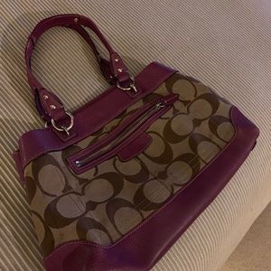 Coach. Used condition. Original price 425$